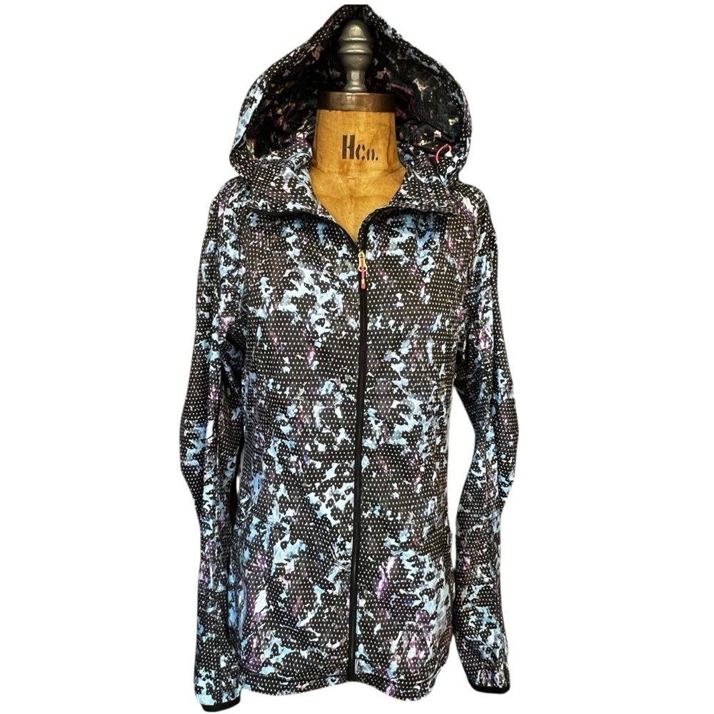 Lululemon Athletica Black and Blue Patterned Jacket NWOT 8